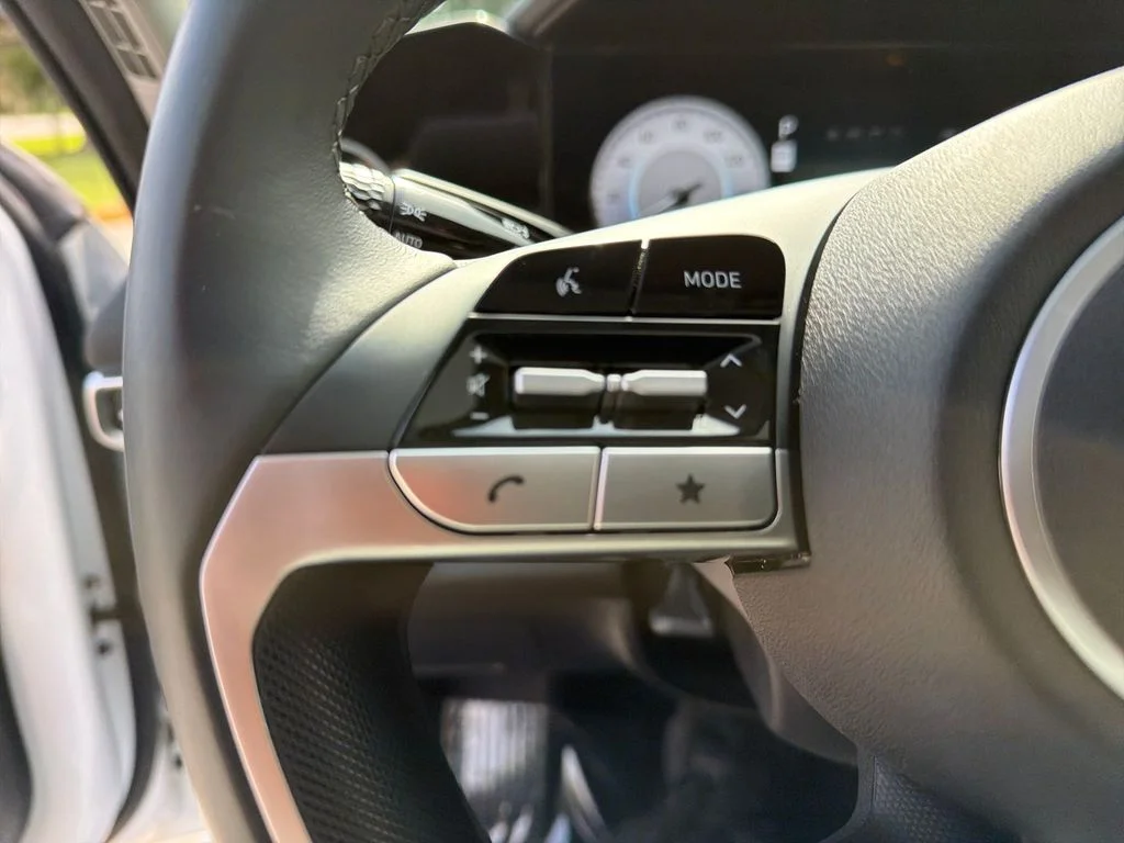 Used 2024 White Hyundai SEL image 21