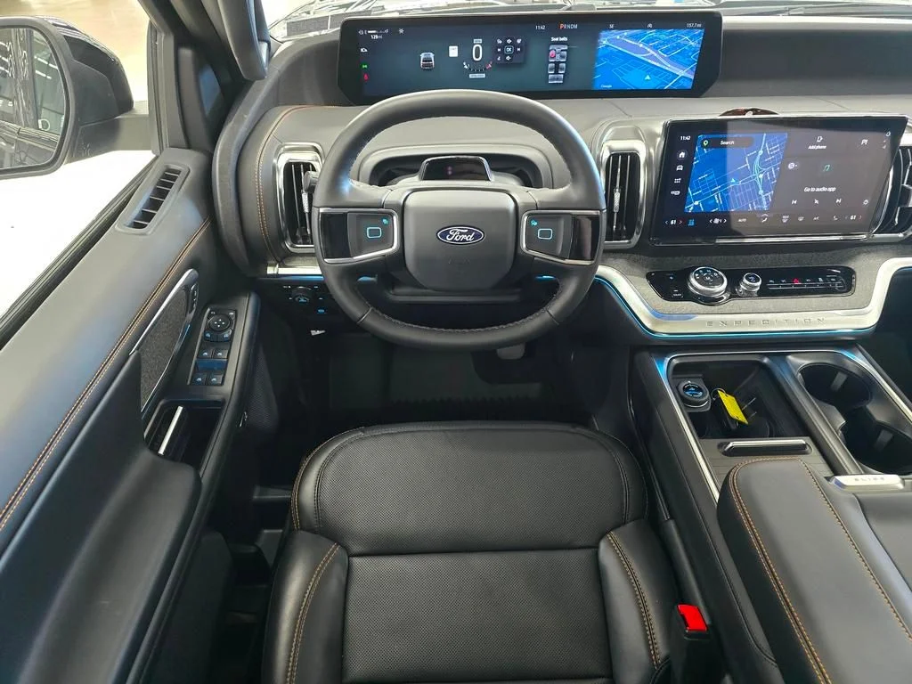 New 2027 Agate Black Metallic Ford Tremor® image 16