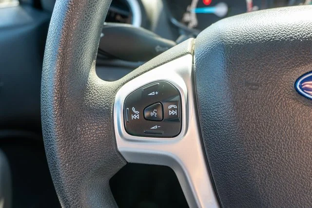 Used 2018 Gray Ford SE image 21