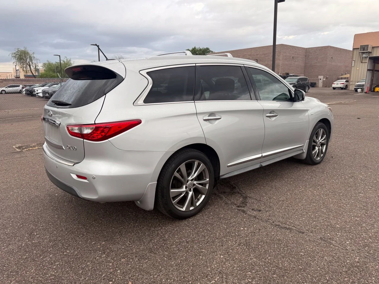 Used 2015 Liquid Platinum INFINITI Base image 5