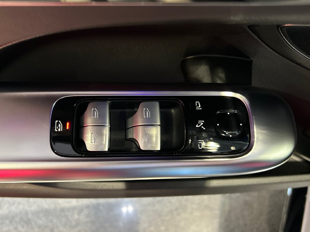 New 2026 MANUFAKTUR Alpine Grey Mercedes-Benz AMG® C 43 4MATIC Sedan image 9