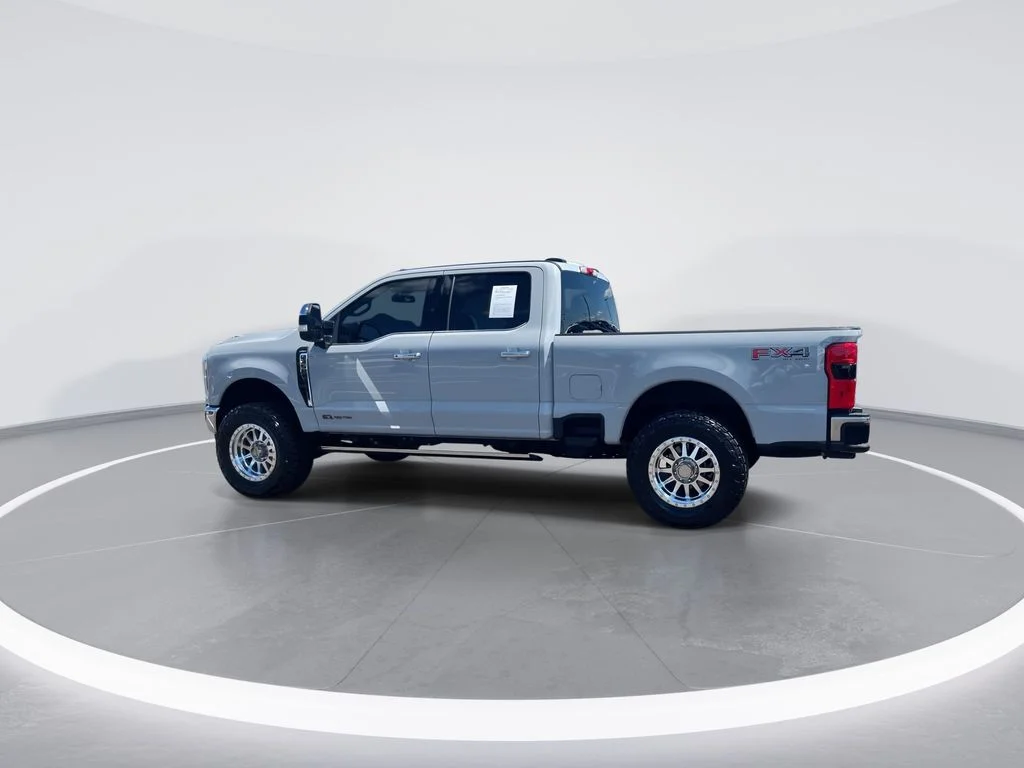 Used 2025 White Ford Lariat image 6