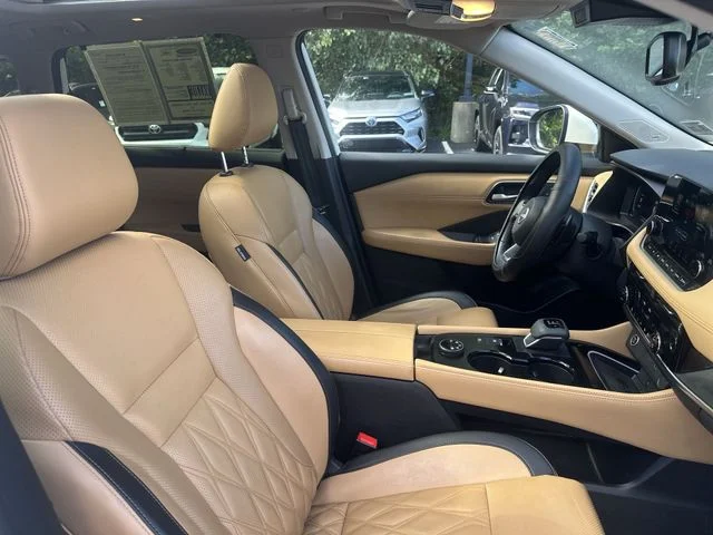 Certified Used 2023 White Nissan Platinum image 29