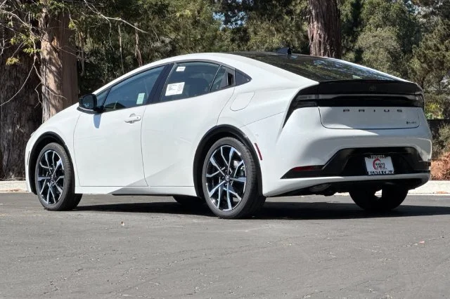 New 2027 Wind Chill Pearl <sup>1</sup> Toyota  XSE Premium image 6