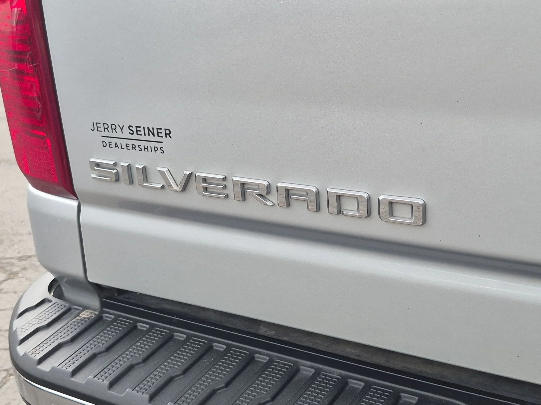 Used 2023 Silver Ice Metallic Chevrolet LT image 13