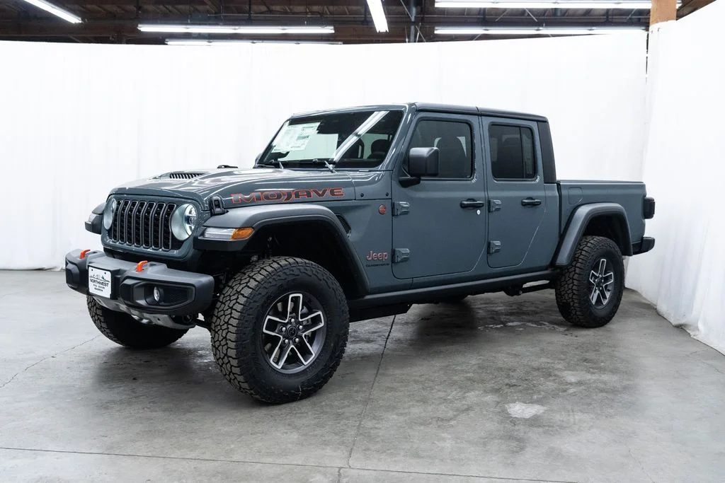 New 2026 Anvil Clear-Coat Exterior Paint Jeep Mojave image 3