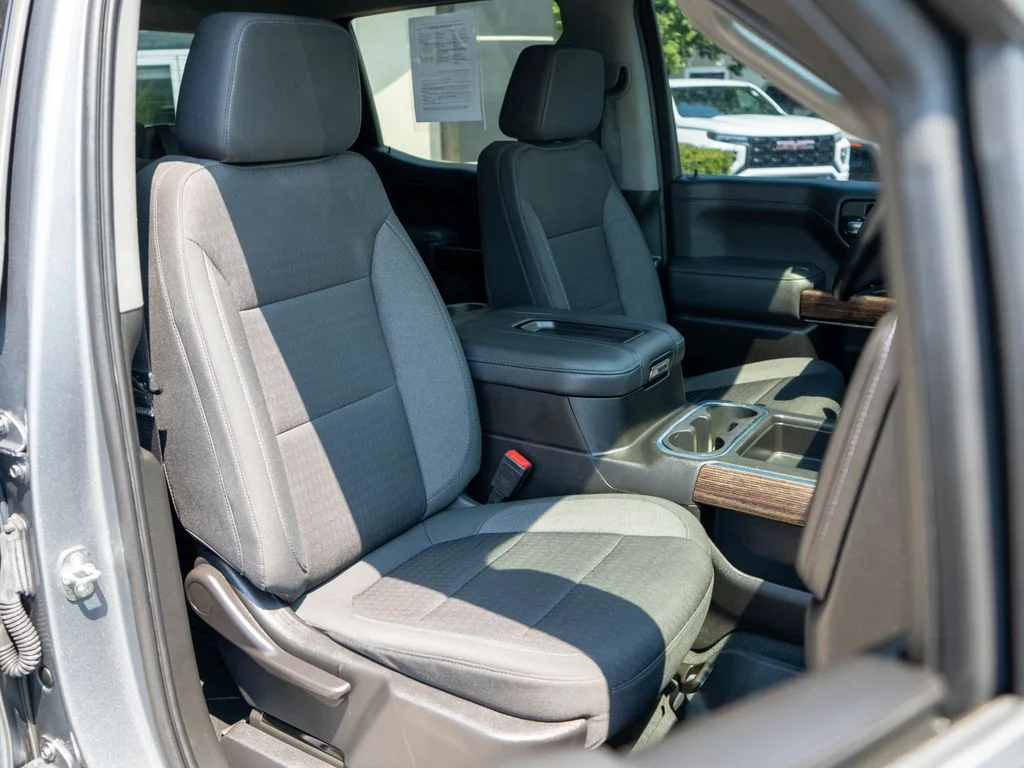 Used 2022 Gray GMC Elevation image 9