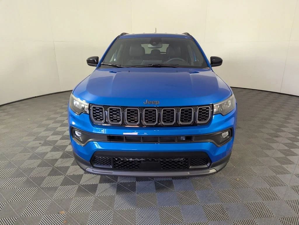 New 2026 Hydro Blue Pearl-Coat Exterior Paint Jeep Latitude Altitude image 2