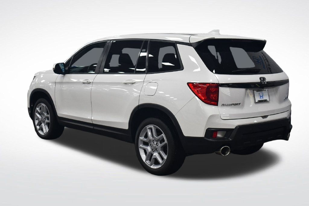 Certified Used 2024 Platinum White Pearl Honda EX-L image 5