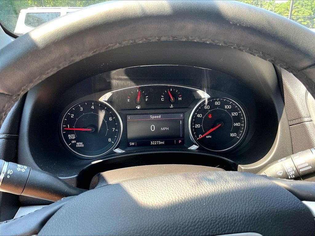Used 2023 White GMC SLT image 13