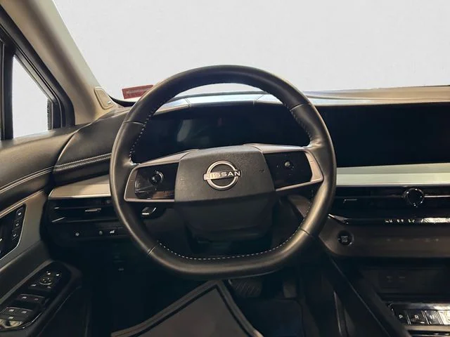 Used 2025 Gold Nissan SL image 13