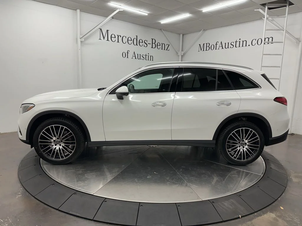Used 2026 White Mercedes-Benz GLC 300 image 4