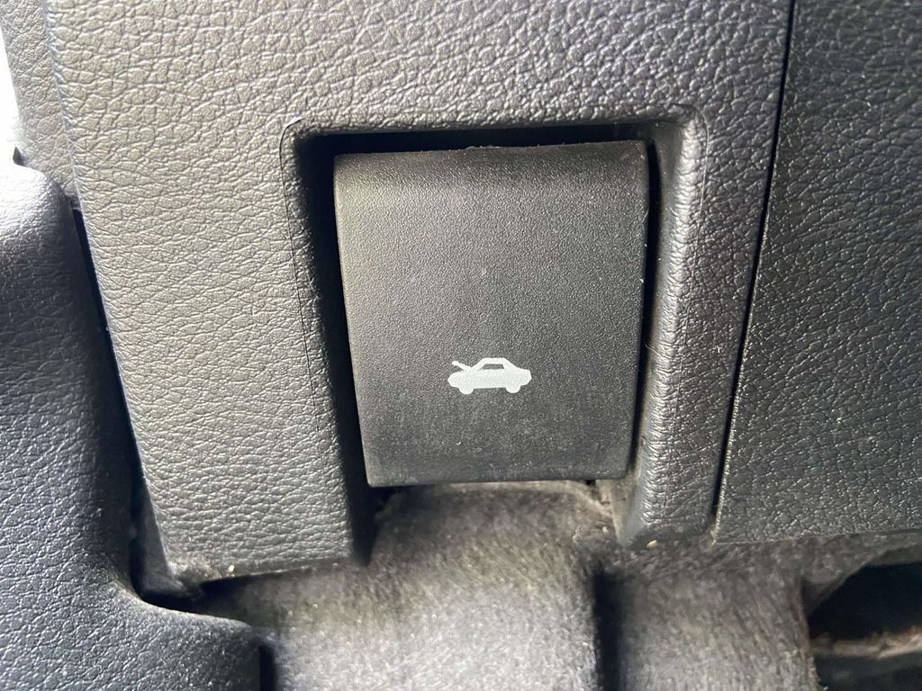 Used 2017 Black Jeep Laredo image 29
