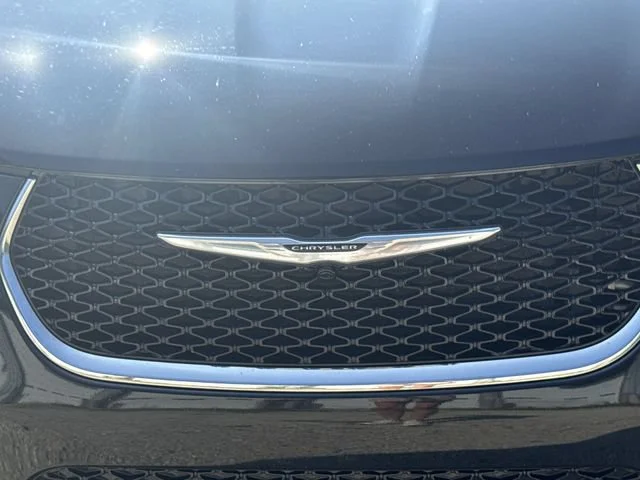 Used 2024 Black Chrysler Touring L image 31