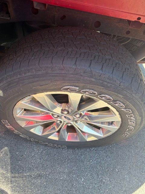 Used 2016 Red Ford XLT image 8