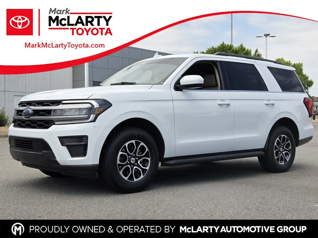 2023 Ford Expedition XLT's photo