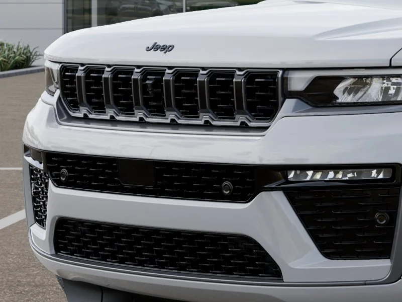 New 2026 Bright White Clear-Coat Exterior Paint Jeep Summit image 39