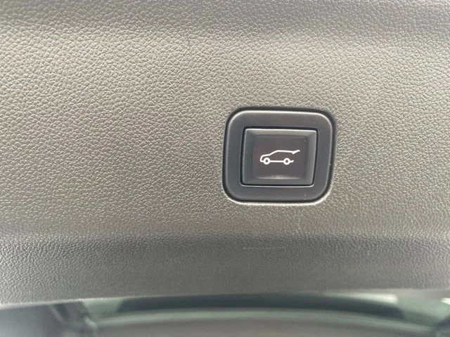 Used 2022 Summit White Chevrolet Z71 image 41