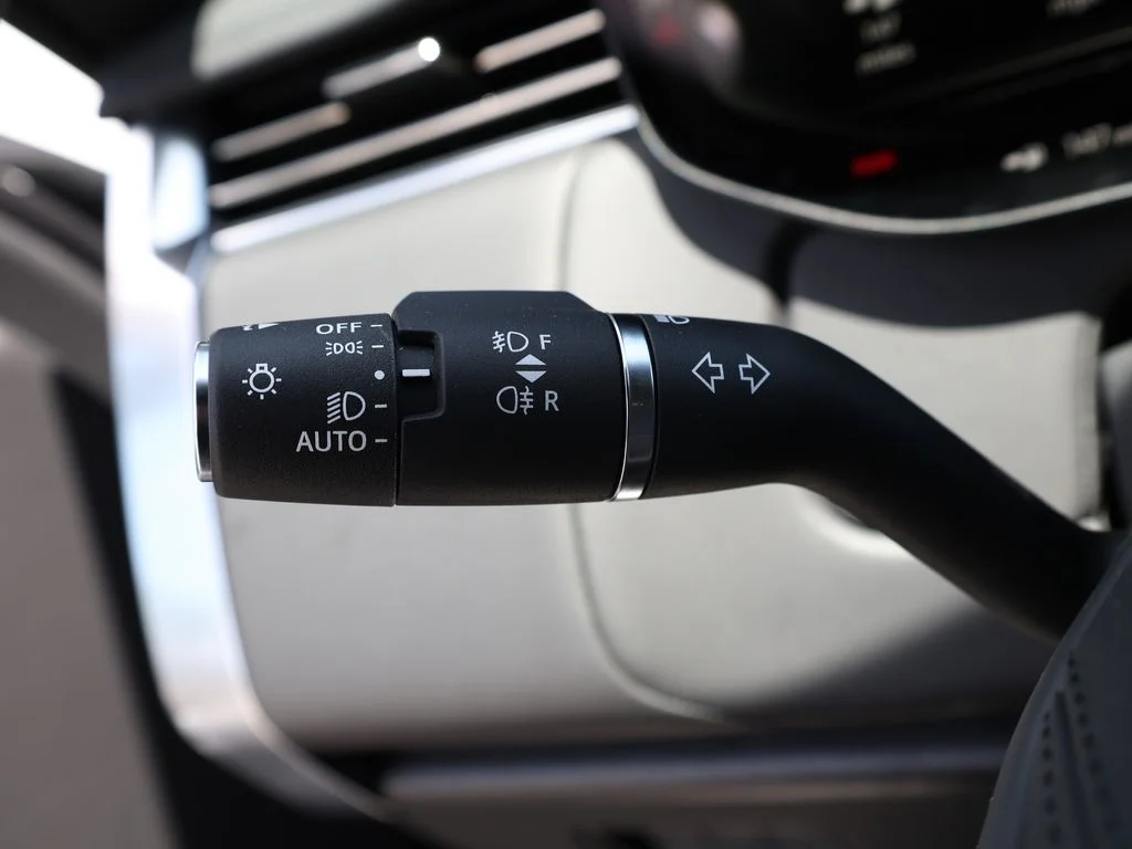 2025 Land Rover Range Rover SE - Photo 40