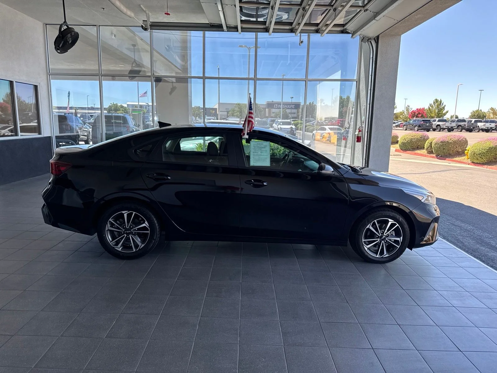 Used 2023 Aurora Black Pearl Kia LXS image 4