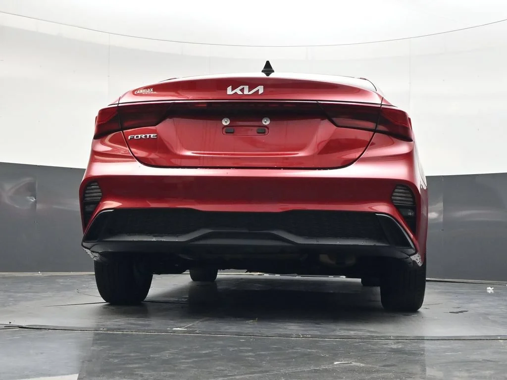 Used 2023 Red Kia LXS image 31