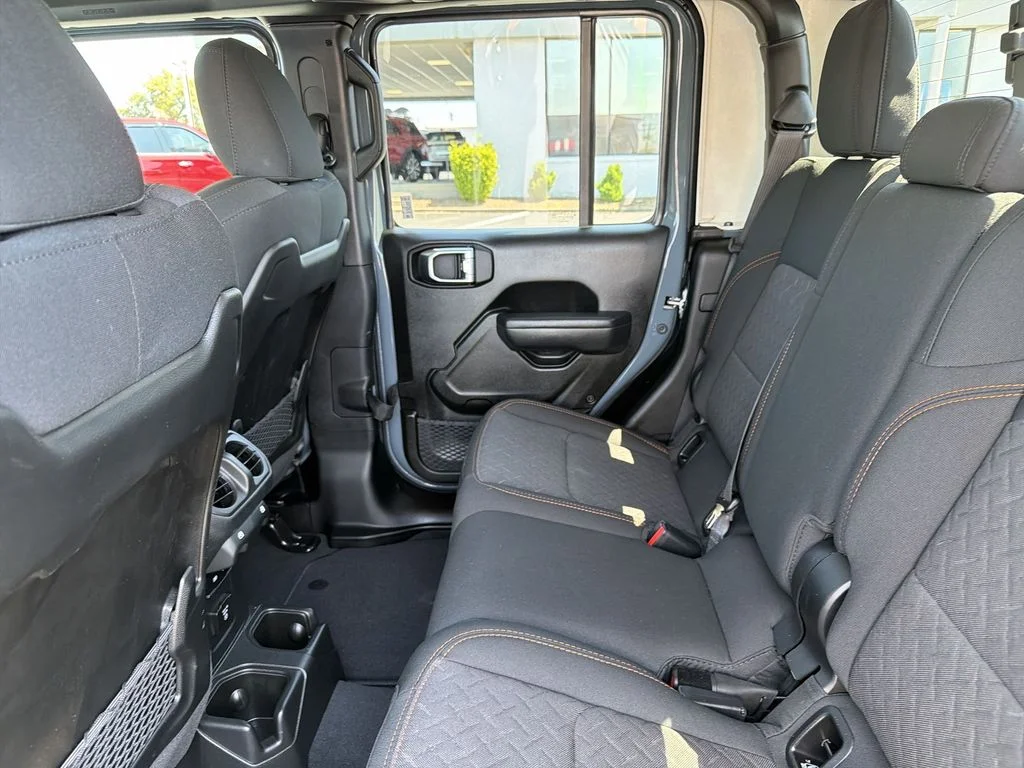 Used 2025 Gray Jeep Mojave image 12