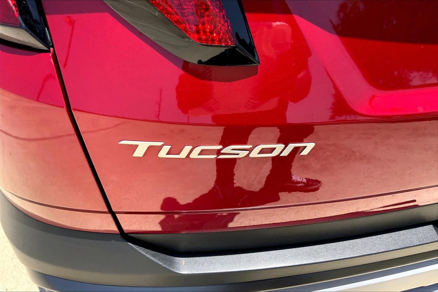 Used 2025 Ultimate Red Hyundai SEL image 10