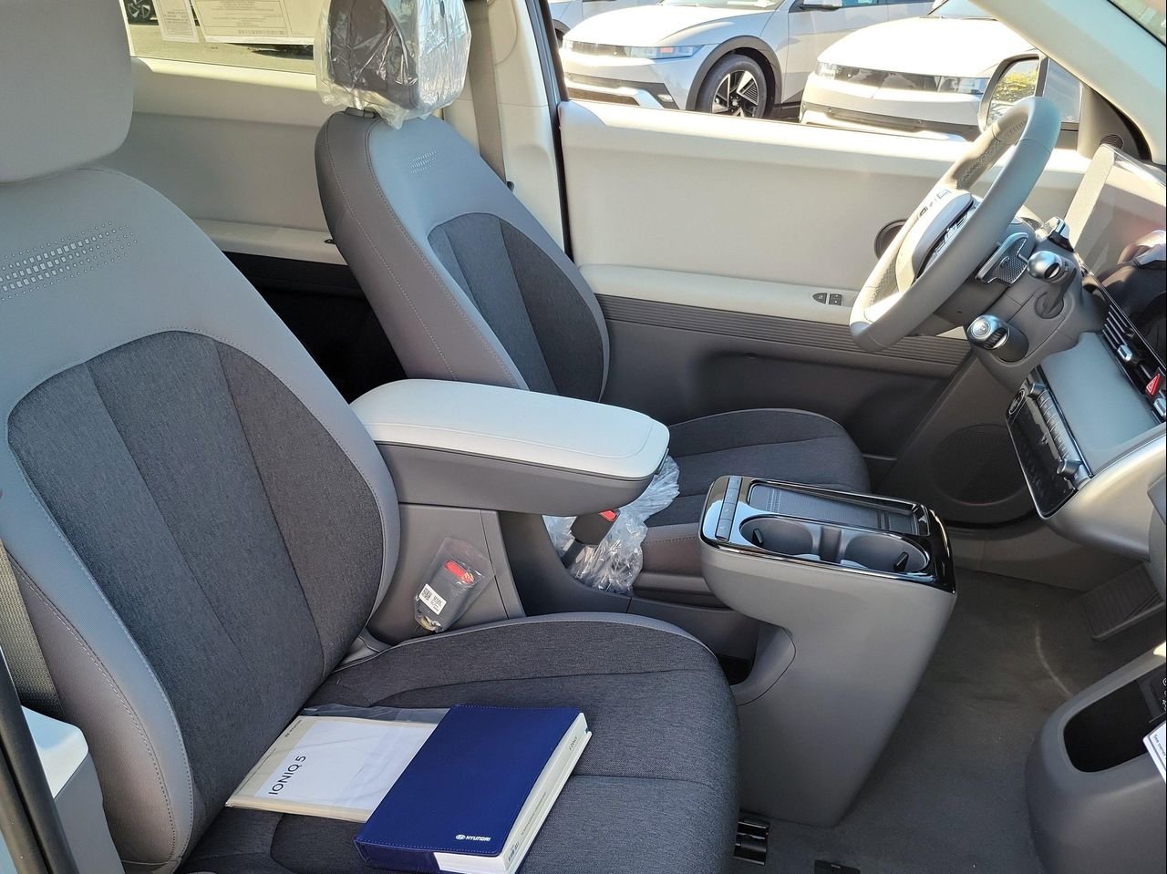 New 2026 Cyber Gray Hyundai SE image 18