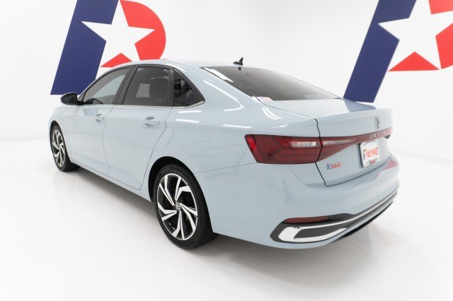 Used 2025 Monument Gray Volkswagen SEL image 9