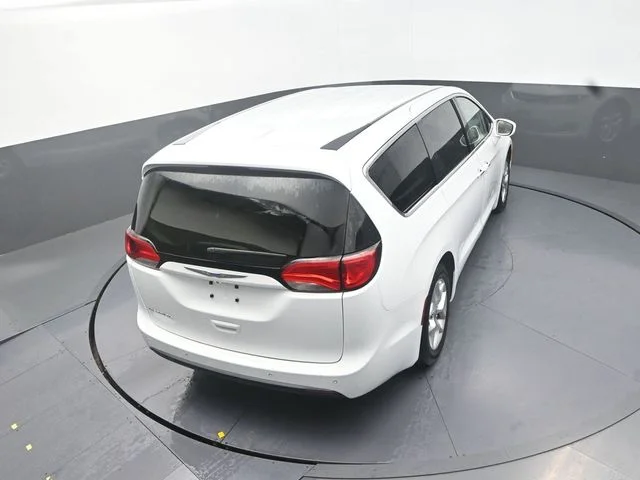 Used 2018 White Chrysler Touring Plus image 27