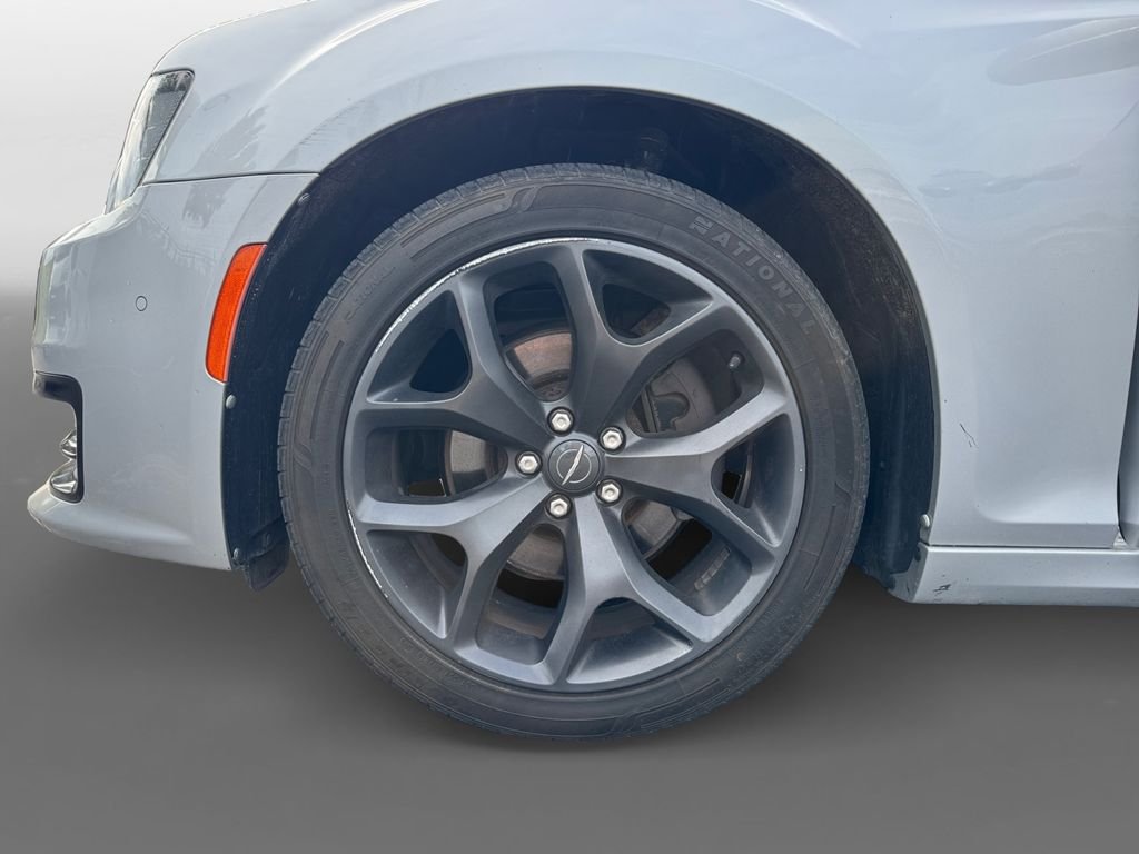 Used 2021 Silver Mist Clearcoat Chrysler S image 14