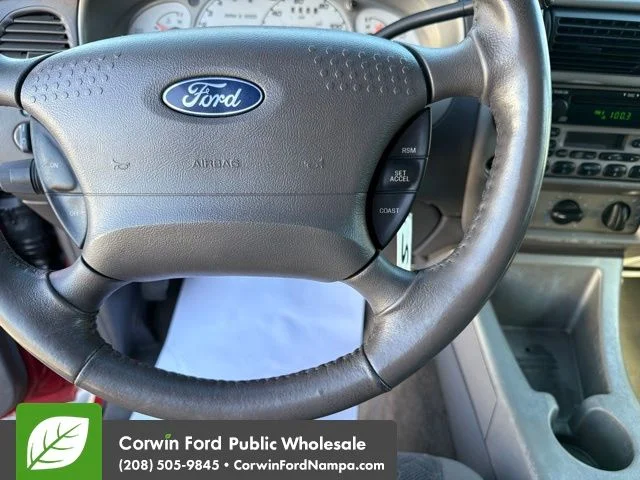 Used 2002 Red Ford Base image 15