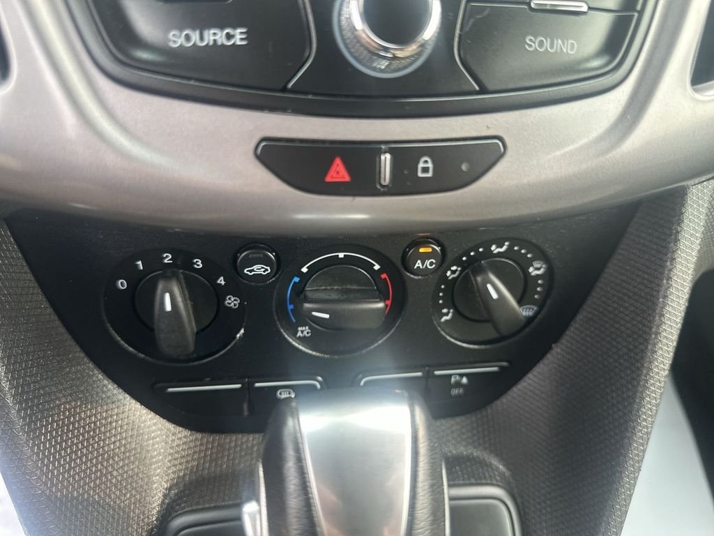 Used 2018 White Ford XLT image 25