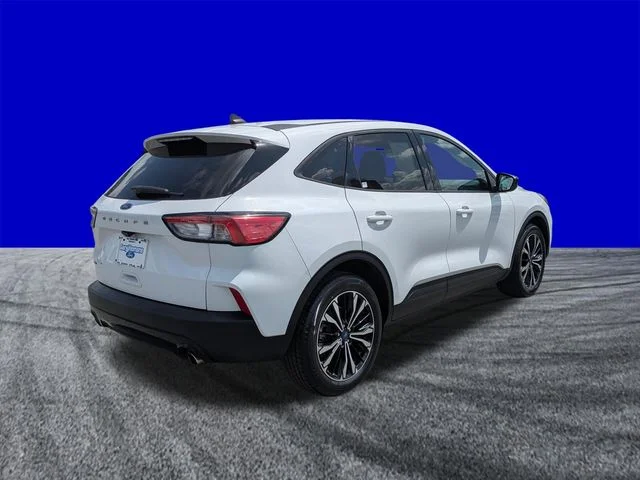 Certified Used 2022 Oxford White Ford SE image 4