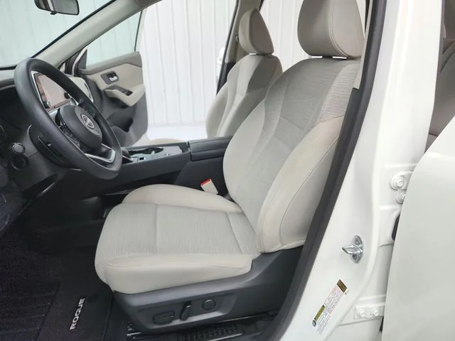 Used 2023 White Nissan SV image 19