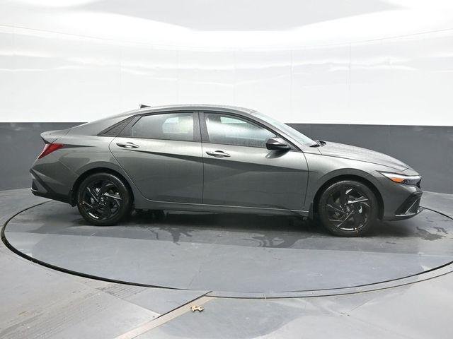 New 2026 Gray Hyundai SEL Sport Plus image 8