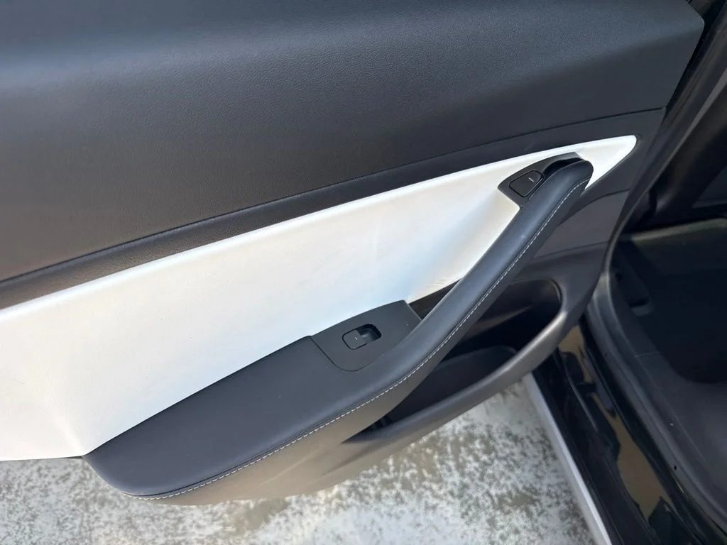 Used 2019 Black Tesla  image 28