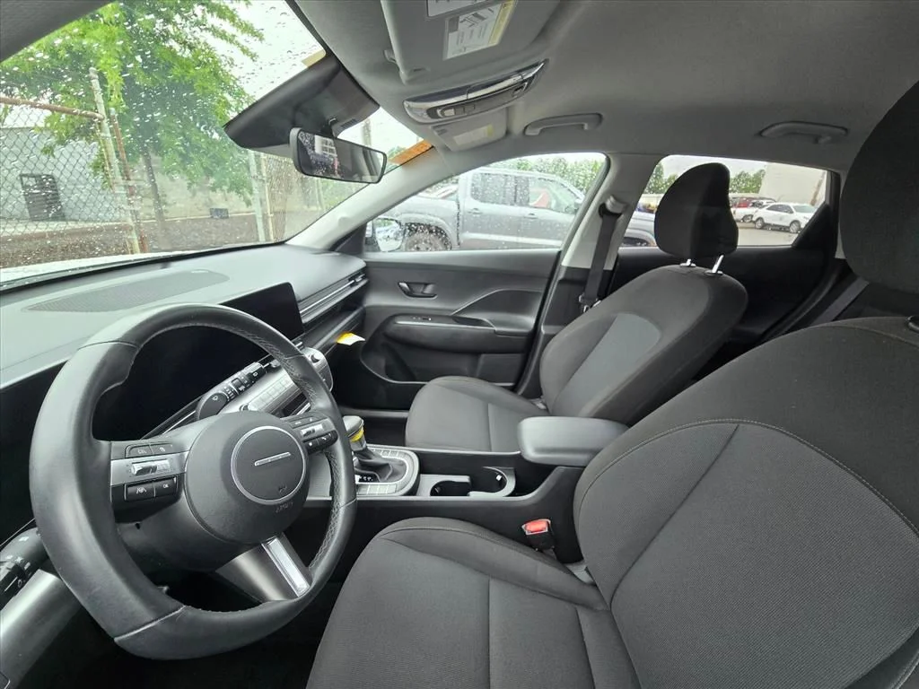 Used 2025 Gray Hyundai SEL image 4