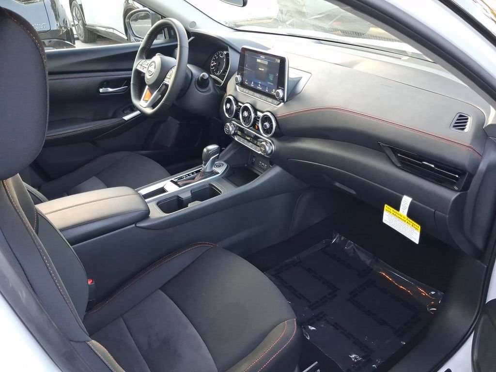 Used 2025 White Nissan SR image 19
