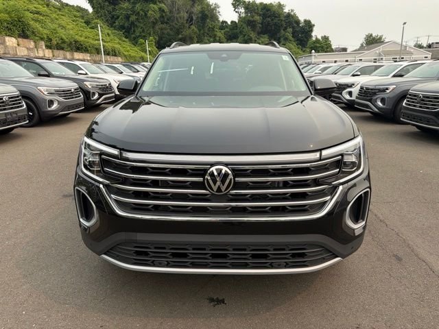 New 2026 Black Volkswagen 2.0T SE w/Technology image 2