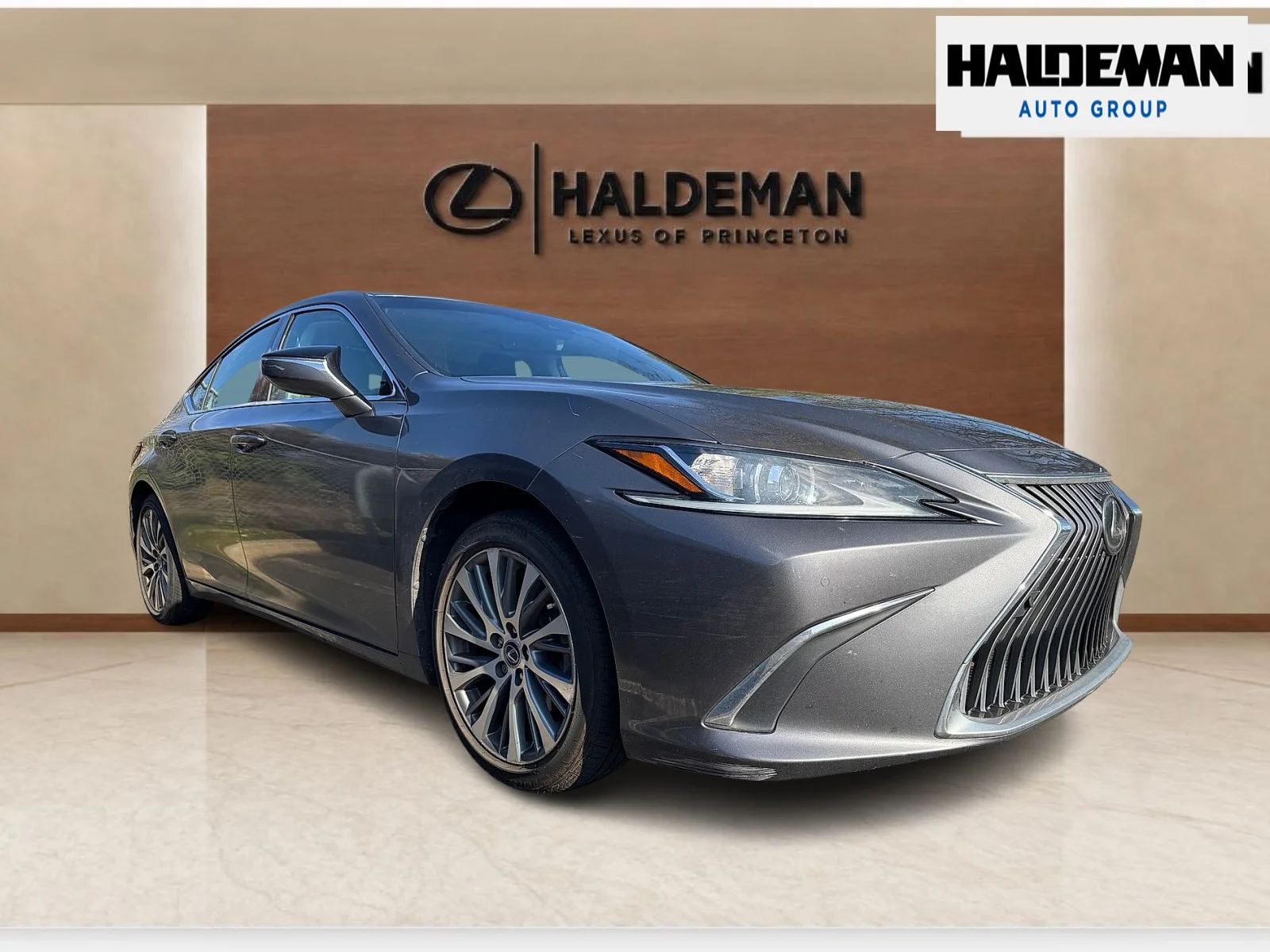 Used 2019 Nebula Gray Pearl Lexus  image 1