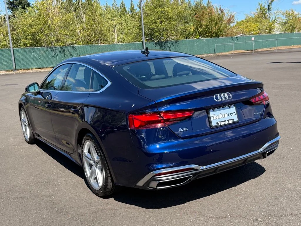 Used 2022 Navarra Blue Metallic Audi Prestige One-Owner image 6