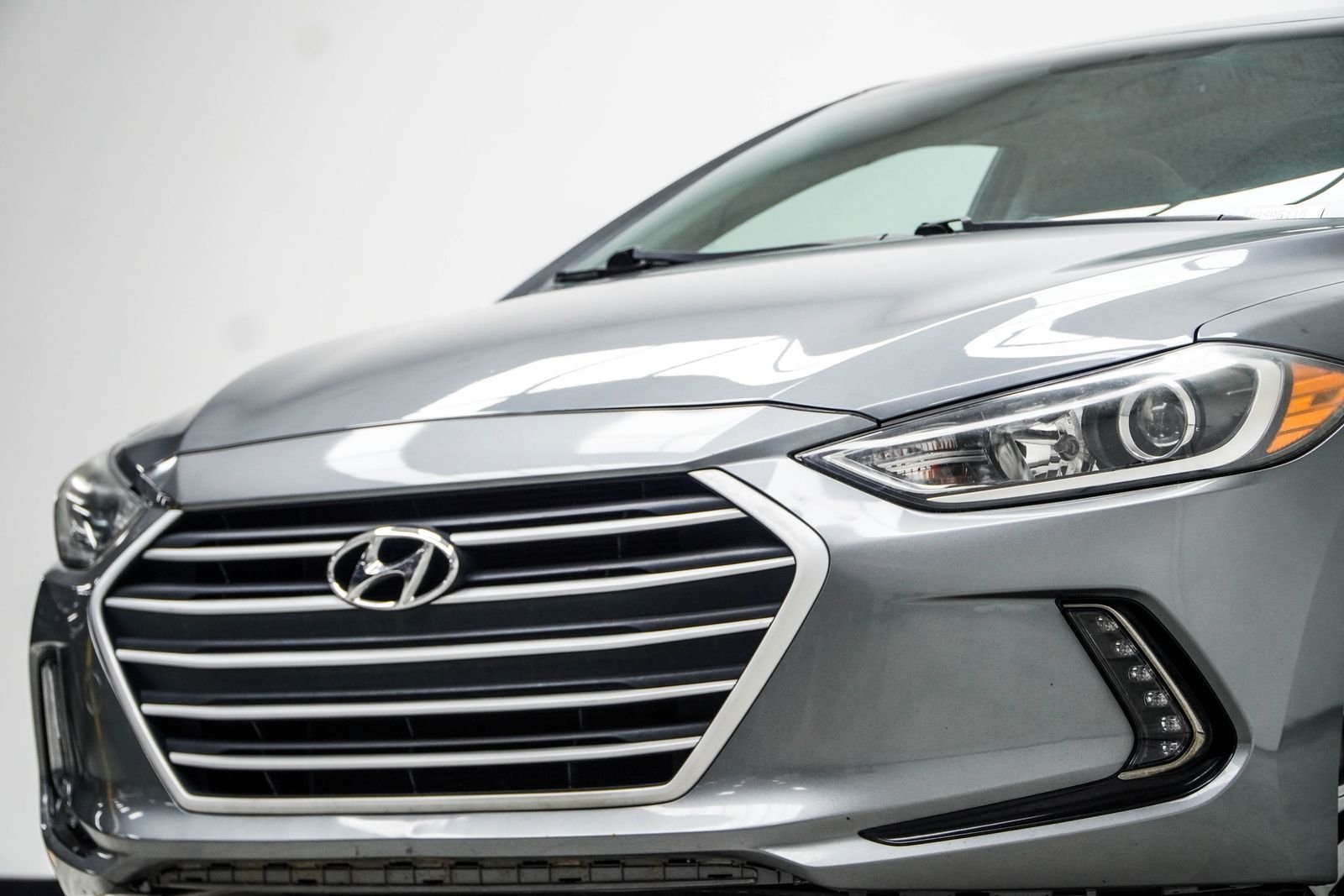 Used 2018 Gray Hyundai Value Edition image 2