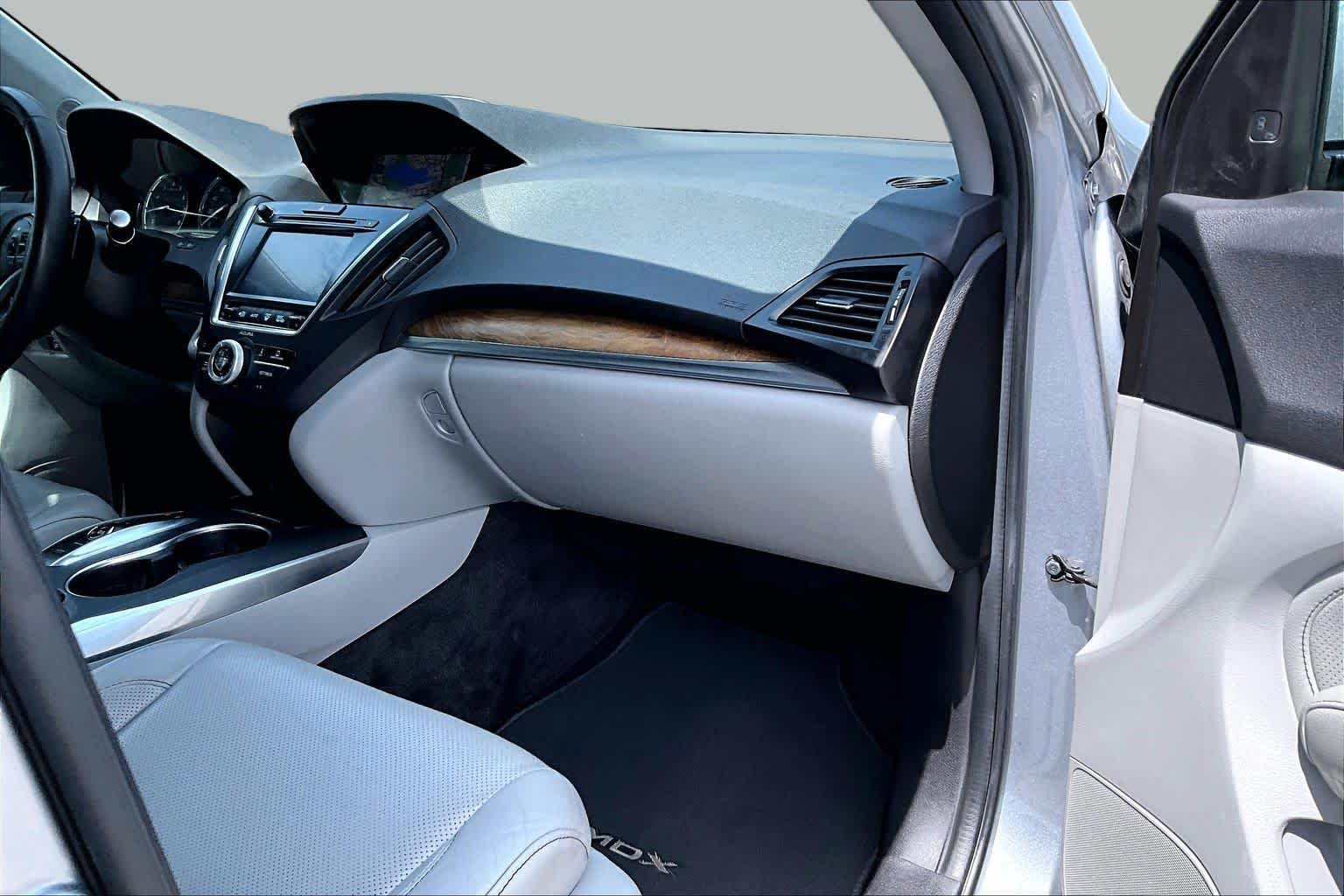 Used 2020 Lunar Silver Metallic Acura w/Technology Pkg image 19