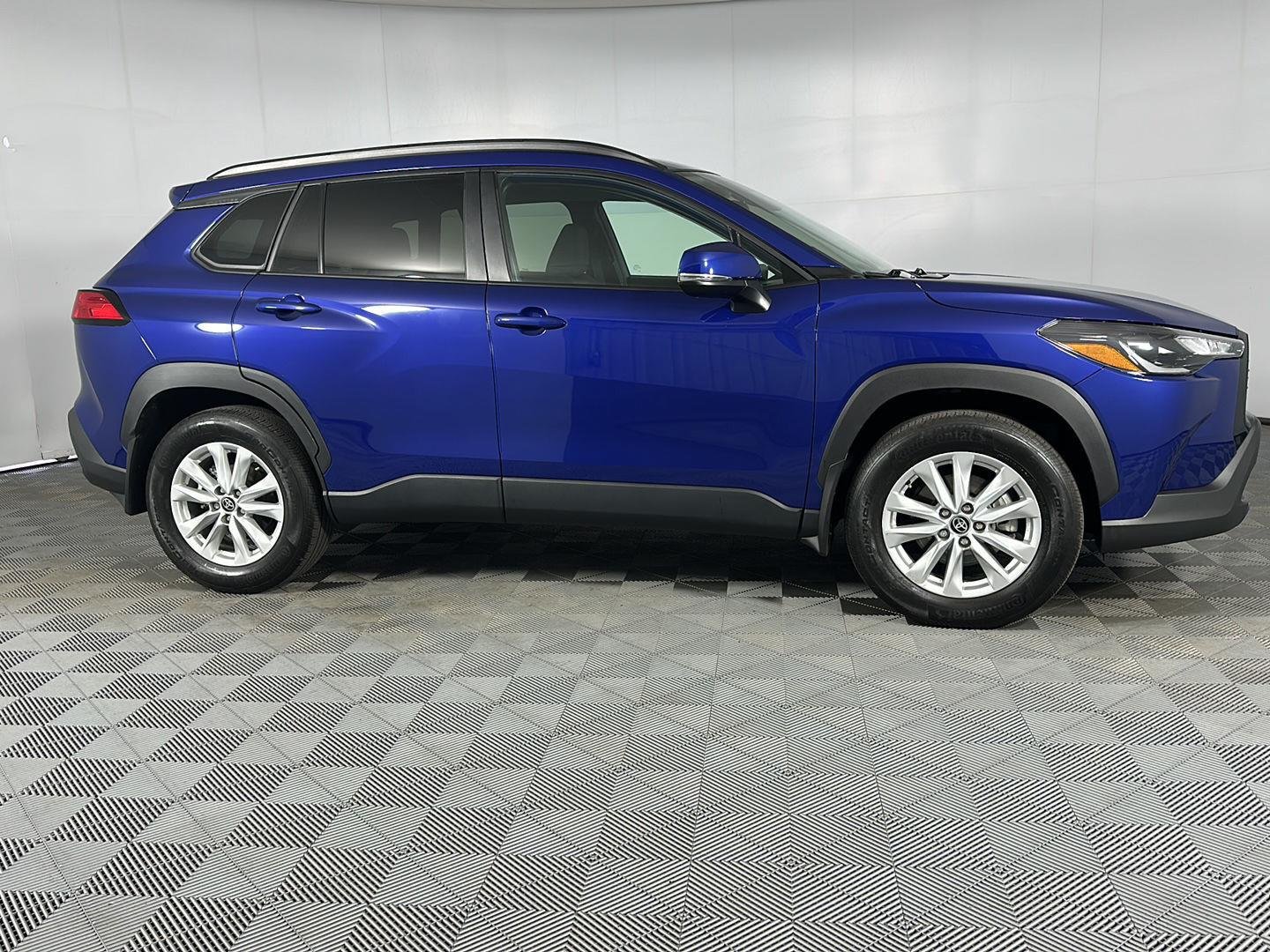 Certified Used 2024 Blue Crush Metallic Toyota LE image 8
