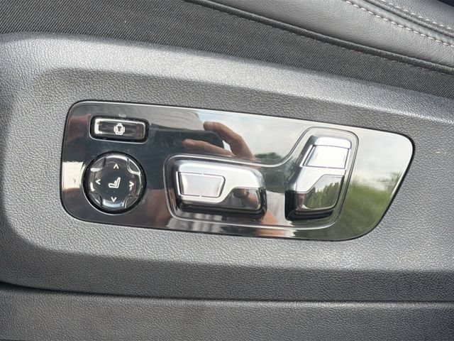 Used 2024 Black Sapphire Metallic BMW xDrive40i image 27