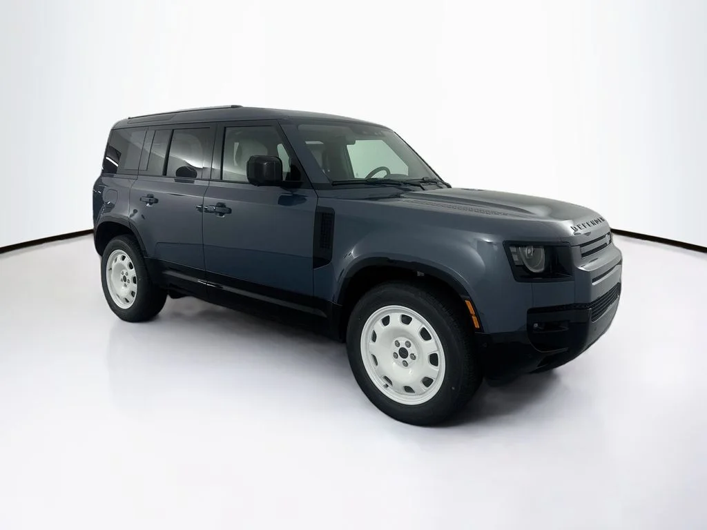 New 2026 Tasman Blue Land Rover X-Dynamic SE image 3