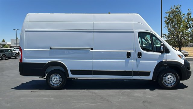 New 2026 Bright White Clearcoat RAM Tradesman image 2