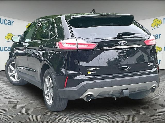 Used 2020 Black Ford SEL image 2