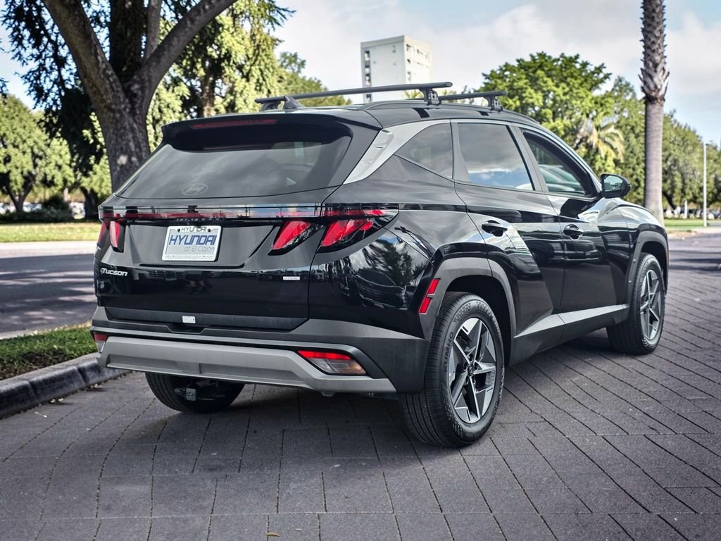Certified Used 2025 Black Hyundai SEL image 5